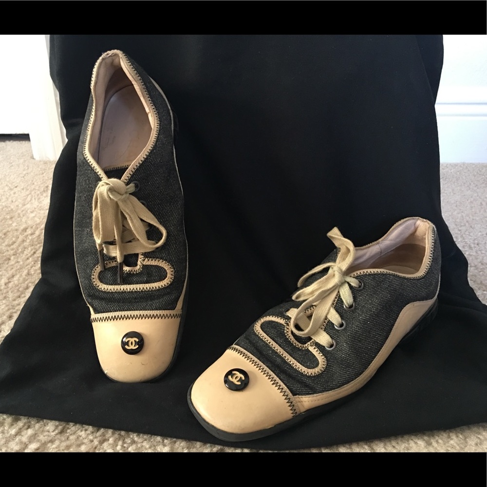 Vintage! Slightly loose button on left shoe.